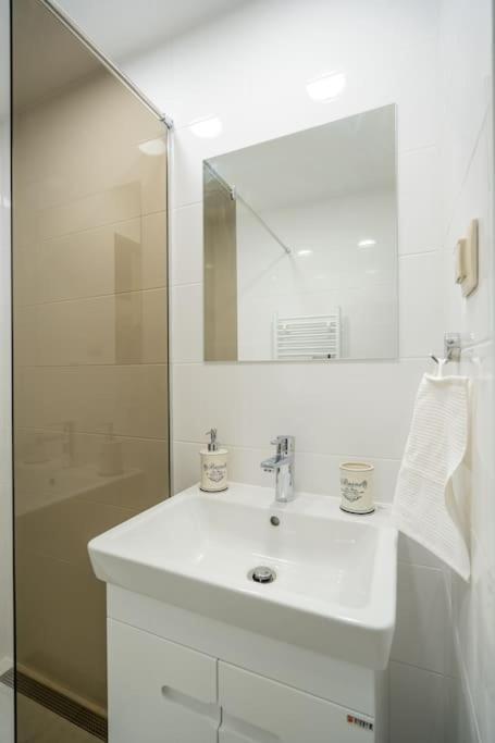 Top Location Central New & Spacious 3 Bdr Apt Medical Academy Sofya Dış mekan fotoğraf