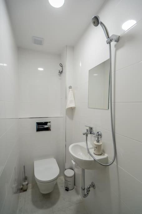 Top Location Central New & Spacious 3 Bdr Apt Medical Academy Sofya Dış mekan fotoğraf
